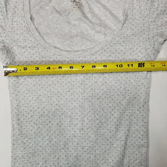 American Eagle Outfitters Gray Cap Sleeve Fitted Tee - Picture 4 of 4